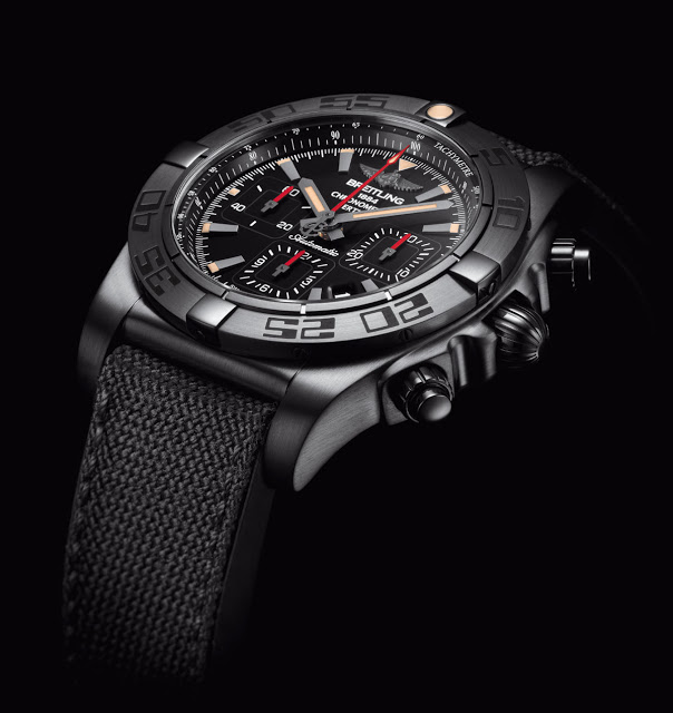 Breitling-Chronomat-44-Blacksteel_02