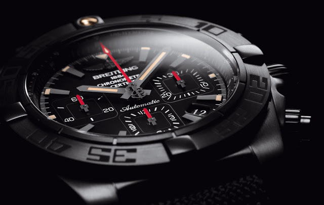 Breitling-Chronomat-44-Blacksteel_05