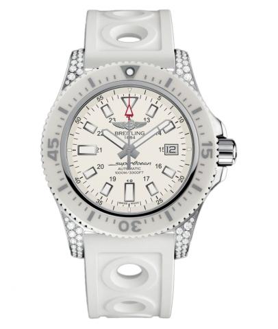 The comfortable fake Breitling Superocean Y1739367 watches have white rubber straps.
