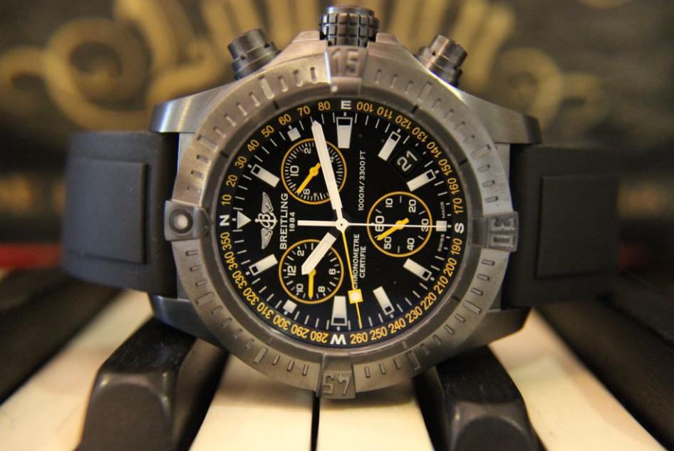 The 45 mm copy Breitling Avenger Seawolf Chronograph M73390T1 watches have black dials.