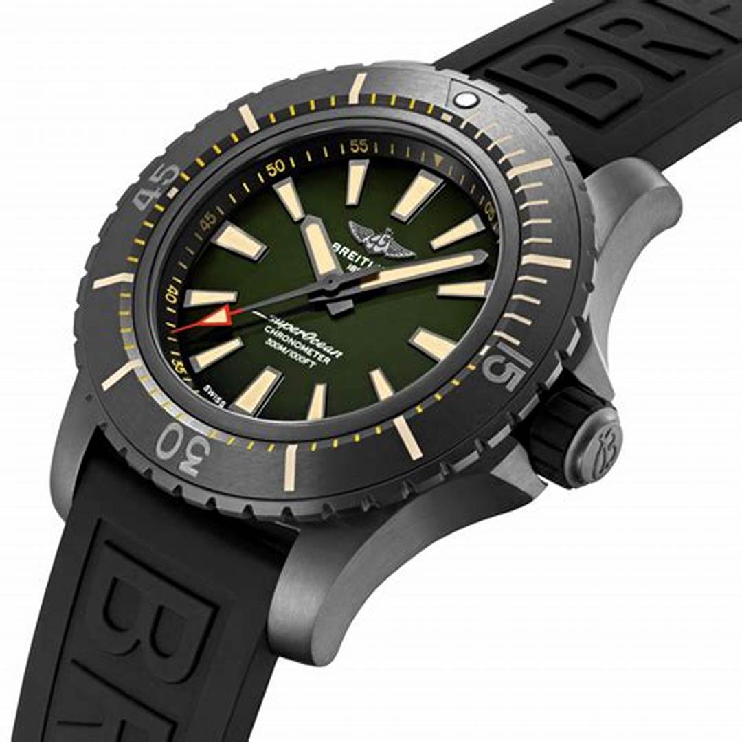 With the green dial, Breitling fake watch looks vintage and distinctive.